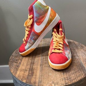 RARE Nike Tie-Dye High Tops women’s 8.5